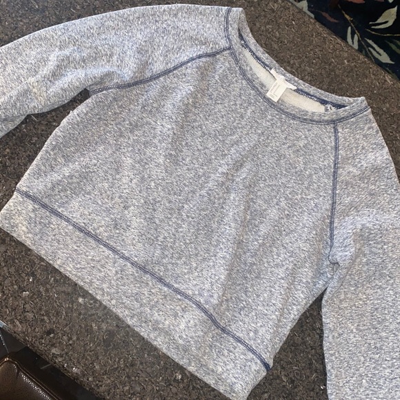 Forever 21~ Cropped Sweater💙 - Picture 2 of 4